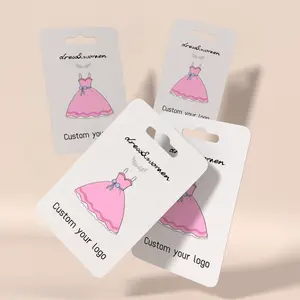 लक्जरी ब्रांड परिधान सामान के लिए कस्टम लोगो कपड़े लटका टैग अनुकूलित लेबल महिलाओं पोशाक