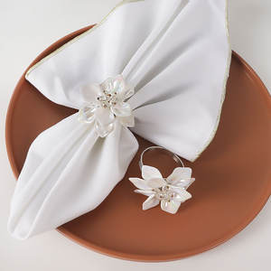 2024 nouveau acrylique incrusté de diamants blanc fleur serviette anneau mariage fête <span class=keywords><strong>Diner</strong></span> Table décoration - Product Image 2