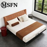 Cama Flotante Vertical Moderna con Tapicería de Microfibra, Base de Acrílico, Cabecera Texturizada Elegante y Diseño Vertical a Rayas