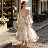 Tissu de robe de mariée en tulle beige à rayures verticales argentées, fleurs en tissu 3D, perles cousues à la main