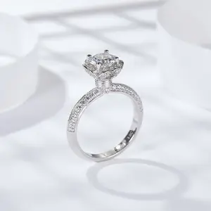 Vendita calda S925 argento Sterling 1CT Moissanite anello di fiori di alta qualità da donna sposa matrimonio anello di fidanzamento gioielli