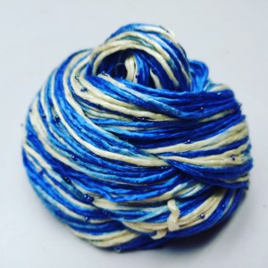 เส้นด้ายดิบผ้าไหมหม่อนแท้ตกแต่งอย่างนุ่มนวลสำหรับถักมือถักโครเชต์ศิลปะและงานฝีมือจากรังไหม - Product Image 2