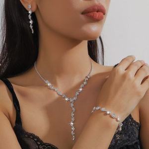 ชุดสร้อยคอและต่างหูเจ้าสาวสไตล์ยุโรปอเมริกัน งานแต่งงาน เรียบง่าย เข้าได้กับทุกชุด สวยหรู ดูดี มีระดับ สายโซ่ทองแดง - Product Image 4