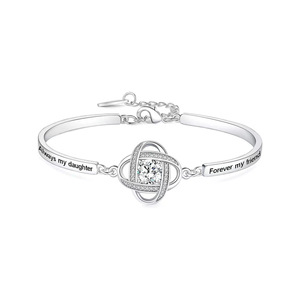 Brazalete Ajustable de Plata <span class=keywords><strong>con</strong></span> Trébol Infinito para Hermana, Mejor Amiga, Hija, Mamá, Abuela, Nieta, Suegra - Product Image 5
