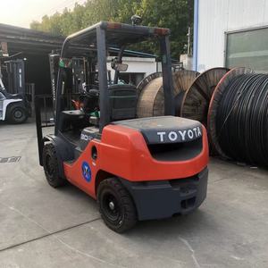 Chariot élévateur Toyota d'origine japonaise 8FD30 3 tonnes d'occasion 4300 kg 0-2000 heures Matériel de construction et de bâtiment avec boîte de vitesses et moteur - Product Image 4