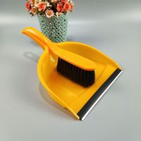 Lot de brosses de nettoyage écologiques en gros avec manche court et balayette pelle en TPR pour canapé, lit, clavier, cuisine, bureau et nettoyage des poils d'animaux