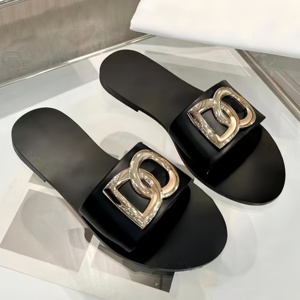 Sandales en cuir véritable DG pour femmes de haute qualité, nouvelle collection de marque de luxe, tongs plates, talons hauts élégants et raffinés - Product Image 2