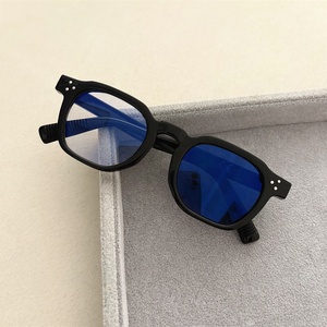 Lentes fotocromáticas anti luz azul 2026, <span class=keywords><strong>gafas</strong></span> <span class=keywords><strong>de</strong></span> <span class=keywords><strong>sol</strong></span> para mujer, unisex, lentes fotocromáticas grises para lectura, senderismo, actividades al aire libre e interiores. - Product Image 1