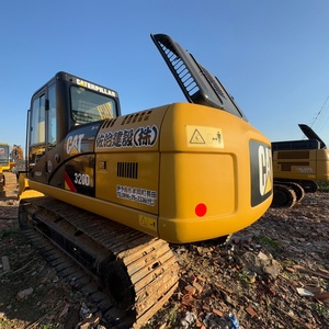 เครื่องยนต์คุณภาพสูงและทรงพลัง รถขุดไฮดรอลิกตีนตะขาบ Caterpillar 320D2 มือสอง ขนาด 20 ตัน สภาพเหมือนใหม่ - Product Image 2