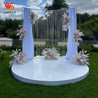 Scène de mariage ronde en PVC acrylique blanc moderne et élégante pour la décoration de mariage