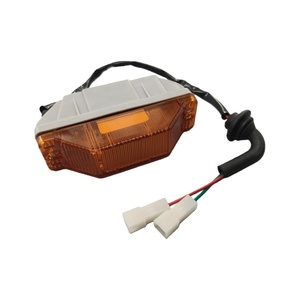 Pièces détachées de camion de haute qualité, pièces du système d'éclairage de camion, 14332777 1735385, clignotant pour camion de la série DAF - Product Image 1