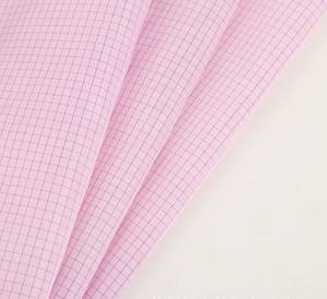 ผ้าใยคาร์บอนโพลีเอสเตอร์ป้องกันไฟฟ้าสถิตย์ผ้าไม่ขุย98% ผ้าโพลีเอสเตอร์ + 2% ผ้าคาร์บอน5มม. - Product Image 6