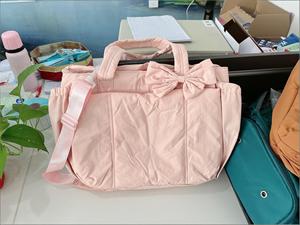 Sac fourre-tout matelassé léger pour femme avec logo personnalisé, idéal pour ordinateur portable, sport, <span class=keywords><strong>week</strong></span>-<span class=keywords><strong>end</strong></span>, voyage, yoga, travail - Product Image 2