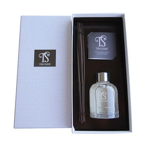 <span class=keywords><strong>Diffusore</strong></span> <span class=keywords><strong>di</strong></span> Fragranze per la Casa Personalizzato all'Ingrosso, Bottiglia Trasparente da 100ml <span class=keywords><strong>con</strong></span> <span class=keywords><strong>Bastoncini</strong></span> in Rattan e Scatola <span class=keywords><strong>di</strong></span> Copertura - Product Image 3