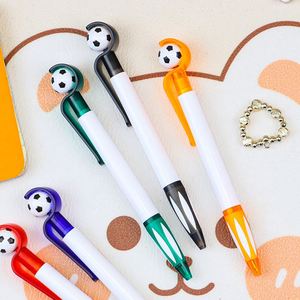 Stylo bille publicitaire personnalisé en forme de ballon de football, stylo rétractable amusant avec logo - Product Image 2