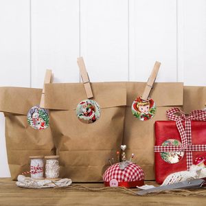 Autocollants en rouleau de Noël, autocollants rustiques imprimés Père Noël, renne, bonhomme de neige, elfe, étiquettes en papier pour cartes et sceaux de Noël - Product Image 5