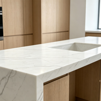 Surfaces solides en pierre artificielle au design moderne, idéales pour les tables murales et les applications hôtelières, pour la découpe de feuilles acryliques