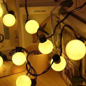 G50 Guirlande de lumières LED Ampoules d'éclairage Festoon 5m-30m IP65 Rated Éclairage décoratif intérieur/extérieur pour les fêtes de Noël - Product Image 6
