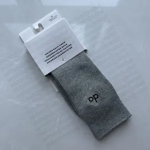 Chaussettes de sport décontractées unisexe pour l'automne, motif lettres, en tissu doux et respirant, pour yoga, modèle designer, vente en gros - Product Image 3