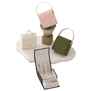 Caja de Almacenamiento de Joyas de Viaje Cuadrada Portátil Creativa, Contenedor Simple para Pendientes, Collares y Anillos con Práctica Asa - Product Image 1