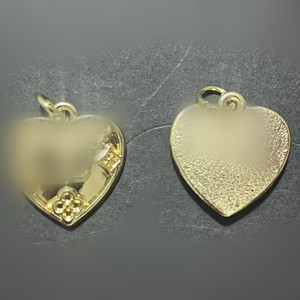 Perhiasan Liontin Mewah Gaya Wanita Desainer Fashion Logam Berkilau Emas Perak Logo Kustom Pesona Desainer Fashion Berlian - Product Image 5