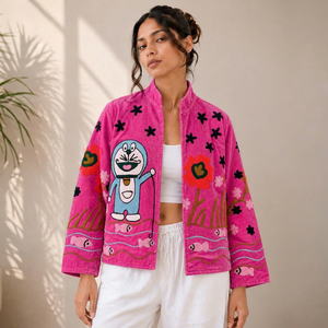 Veste Doraemon en velours rose brodée, broderie florale artisanale, manteau original d'inspiration japonaise, blazer unique, cadeau original - Product Image 1
