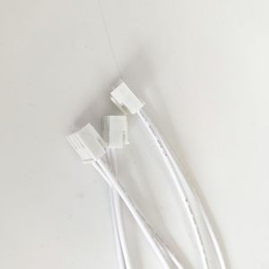 Terminales de Cable Enchufables de Cobre Rojo y Blanco Electrónicos Hechos a Medida con Certificación TUV para Aplicaciones de Baterías de Automóviles - Product Image 3