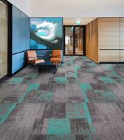 Dalles de moquette modulaires commerciales 50*50cm Transport pratique Style moderne Moquette en nylon Hôtels Bureau Dalles de moquette pour sols