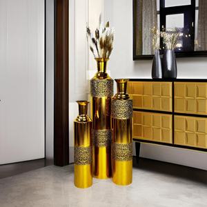 Lander Lot de 3 Grands Vases de <span class=keywords><strong>Sol</strong></span> Décoratifs Européens en Métal Doré Faits <span class=keywords><strong>à</strong></span> la Main - Product Image 1