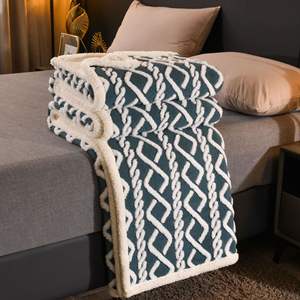 Manta de franela de doble cara Tuff, manta de sofá de punto de 2 capas con patrón de Festival hecho de tela de lana polar - Product Image 5