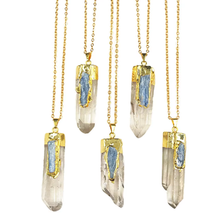 Collar con <span class=keywords><strong>Colgante</strong></span> <span class=keywords><strong>de</strong></span> Cuarzo Cristalino Natural Irregular al por Mayor, Bañado en Oro, con Dije <span class=keywords><strong>de</strong></span> Amatista y <span class=keywords><strong>Turmalina</strong></span> Negra - Product Image 1