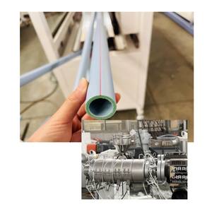 Ligne d'extrusion de tuyaux PPR à 3 <span class=keywords><strong>couches</strong></span> haute vitesse, machine de fabrication de tuyaux composites PPR PVC à 3 <span class=keywords><strong>couches</strong></span>, ligne de production d'extrusion - Product Image 1