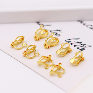 Boucles d'oreilles à clip plaquées or 18 carats, sans perçage, clips d'oreille triangulaires, accessoires de bijoux DIY, unisexe, à porter au quotidien - Product Image 1