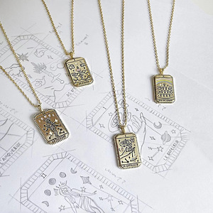 Nuevo Collar con Colgante de Carta del Tarot, Colgante de Pintura al Óleo Conmemorativa Étnica Retro de Moda, Estilo Étnico - Product Image 2