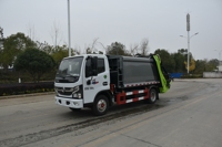 Camion compacteur de déchets Euro6B léger de 6 mètres cubes, spécialement conçu pour les travaux d'assainissement urbain avec fonction de télécommande CAN