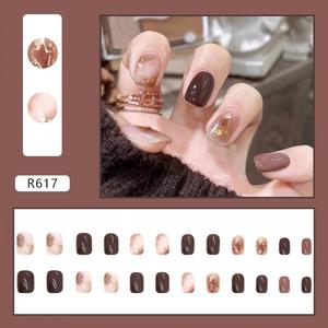 Protection d'<span class=keywords><strong>ongles</strong></span> réutilisable de luxe léger, <span class=keywords><strong>couleur</strong></span> café, dégradé doré, effet brillant, forme carrée, pour l'<span class=keywords><strong>automne</strong></span> et l'hiver, directement de l'usine - Product Image 2