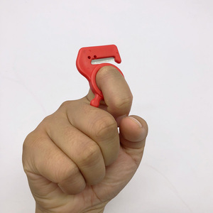Cuchillo <span class=keywords><strong>de</strong></span> <span class=keywords><strong>seguridad</strong></span> rojo <span class=keywords><strong>de</strong></span> plástico para cortar anillos y cuerdas al por mayor - Product Image 3