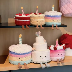 Jouet en peluche gâteau aux fraises très populaire, cadeau d'anniversaire, en tissu super doux, rembourré en coton PP, jouet pour enfants - Product Image 2