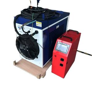 Machine de <span class=keywords><strong>nettoyage</strong></span> au laser à fibre refroidie par eau portative de 1500 W, qualité industrielle, écologique, facile à utiliser, aluminium, pierre - Product Image 1