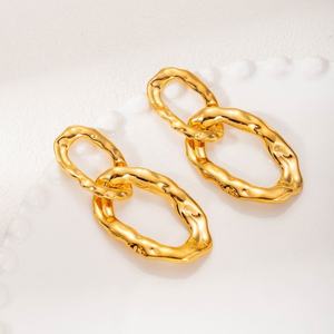 Boucles d'oreilles clous en acier inoxydable de luxe haut de gamme, style européen et américain, simples, originales, avec sertissage de diamants en forme de cerceau irrégulier, tendance - Product Image 2