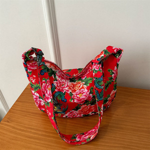 Fashion Oxford canvas crossbody bag with stainless steel accents and print