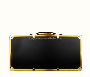 Valise de Coiffeur en PVC Doré et Aluminium avec Serrure Codée, pour Outils de Salon, 55*27*10cm, 4kg, pour Barbier - Product Image 3