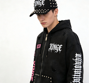 Sudadera con capucha de algodón grueso personalizable, estilo punk, desgastada, para hombre, con tachuelas, estilo gótico, esencial para streetwear. - Product Image 2
