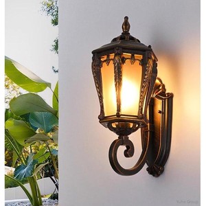 Lampe de cour rétro de style européen à LED en aluminium, lanterne murale extérieure pour villa, couloirs - Product Image 1