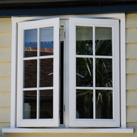 Fenêtre à battant en PVC avec verre décoratif à barres de cuivre de style géorgien, fenêtre insonorisée pour villa et maison résidentielle