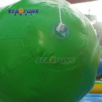 Grand jeu de sport d'interaction parcours d'obstacles gonflable pour adultes jeux de défi de balle d'oscillation gonflable parc d'attractions gonflable