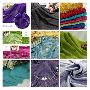 <span class=keywords><strong>Tissu</strong></span> satiné brillant noir et rose vif, <span class=keywords><strong>tissu</strong></span> extensible en <span class=keywords><strong>tulle</strong></span> lurex avec fil métallique, <span class=keywords><strong>tissu</strong></span> tricoté métallique bronzant - Product Image 6