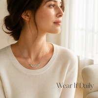 Collier pendentif croissant souriant à plusieurs niveaux pavé