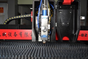 Máquina de Corte y Grabado Láser de Fibra CNC <span class=keywords><strong>GTX</strong></span>-1530 de Guangzhou Hanniu - Product Image 4