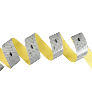 Ruban réfléchissant marin auto-adhésif Solas pour navires, opérations offshore, sports nautiques et sauvetage d'urgence - Product Image 3